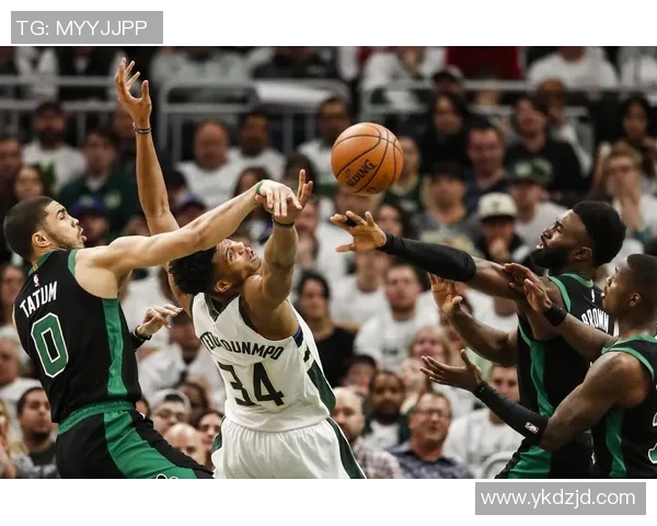 NBA季后赛：雄鹿轻取公牛，字母哥41分准三双击溃对手，卫冕冠军强势开局